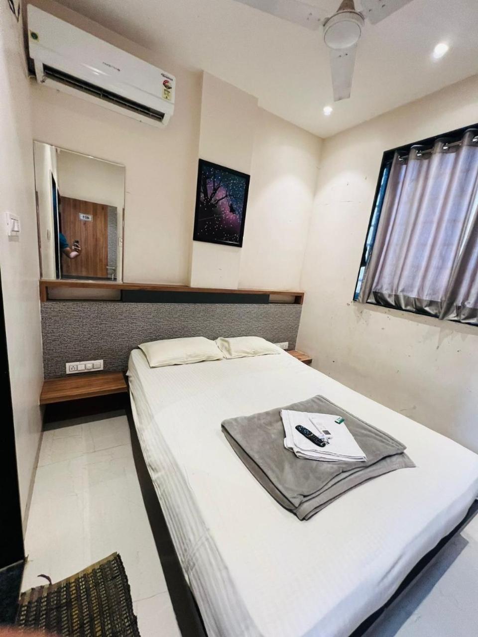 Hotel Pragati Inn アフマドナガル エクステリア 写真